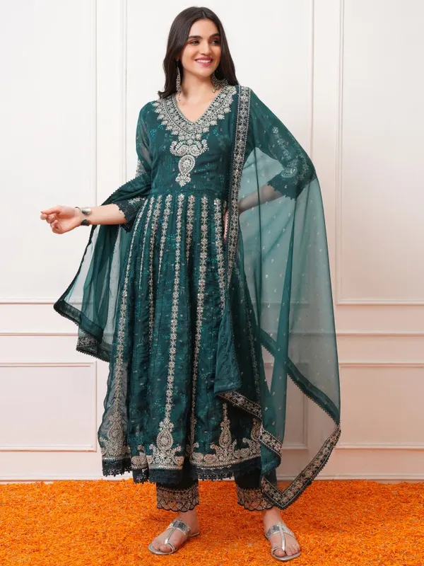 Women Kurta With Trousers & Dupatta