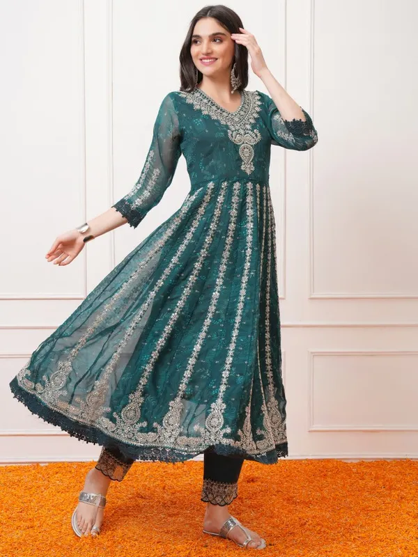 Women Kurta With Trousers & Dupatta
