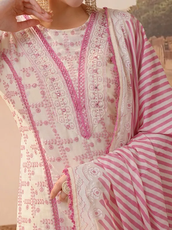 Women Kurta With Trousers & Dupatta