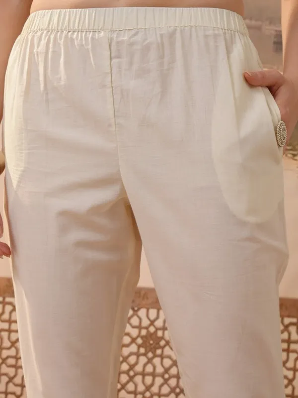 Women Kurta With Trousers & Dupatta