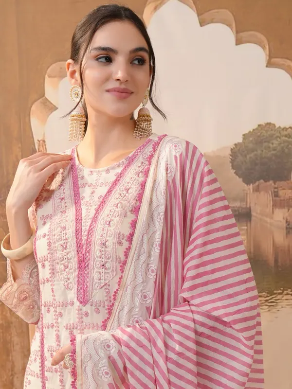Women Kurta With Trousers & Dupatta