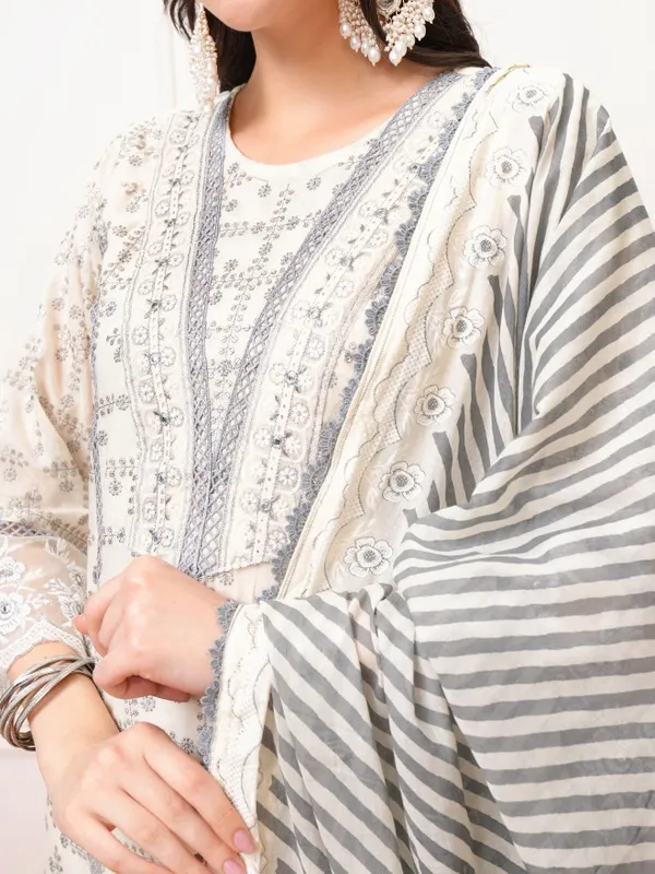 Vishudh Women Grey Embroidered Kurta With Trousers And Dupatta
