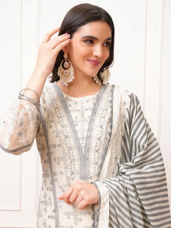 Vishudh Women Grey Embroidered Kurta With Trousers And Dupatta