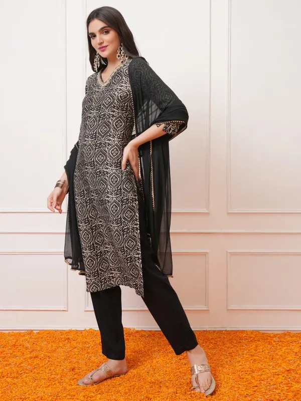 Vishudh Women Black Printed Kurta With Trouser And Dupatta