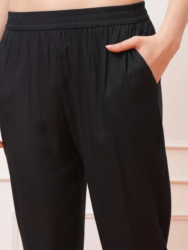 Vishudh Women Black Printed Kurta With Trouser And Dupatta