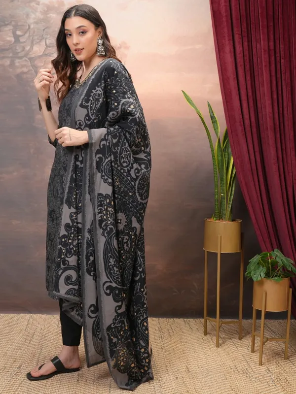  Vishudh Women Black Printed Kurta Sets