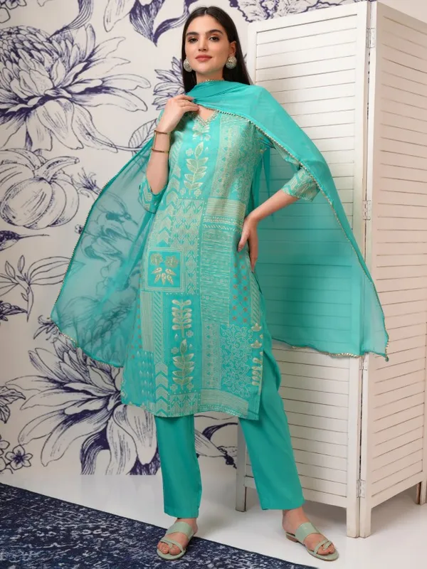 Women Kurta With Trousers & Dupatta