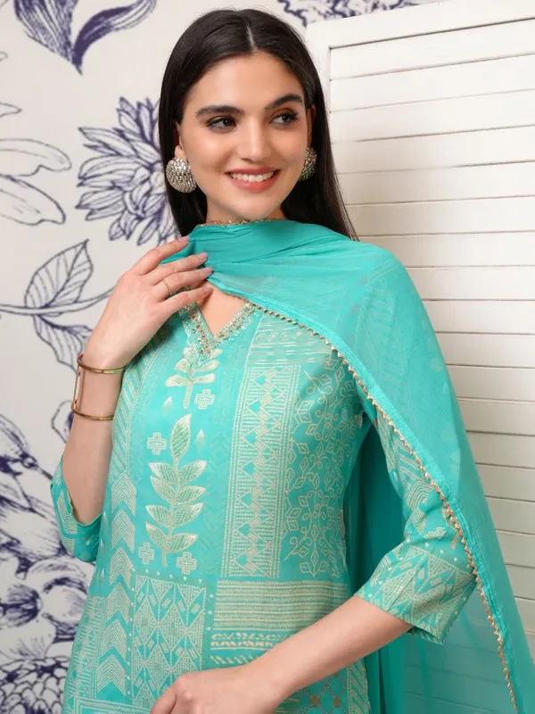 Women Kurta With Trousers & Dupatta