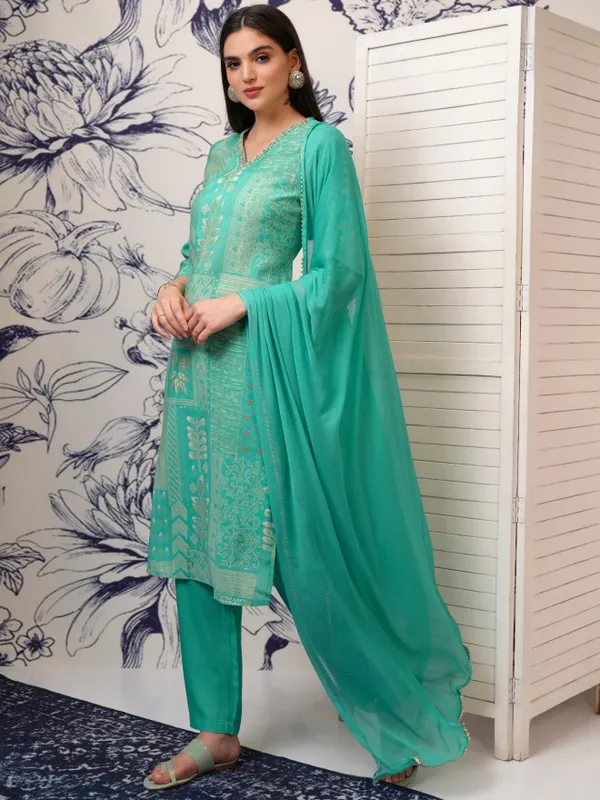 Women Kurta With Trousers & Dupatta