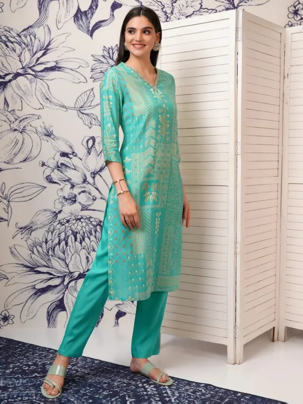 Women Kurta With Trousers & Dupatta