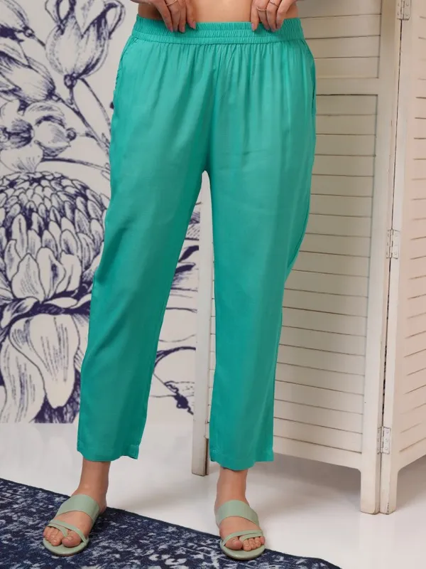 Women Kurta With Trousers & Dupatta
