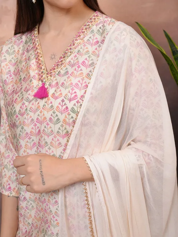 Vishudh Women Cream Printed Kurta With Trouser And Dupatta