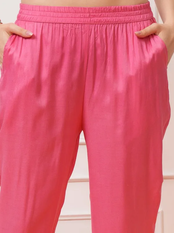 Women Kurta With Trousers & Dupatta