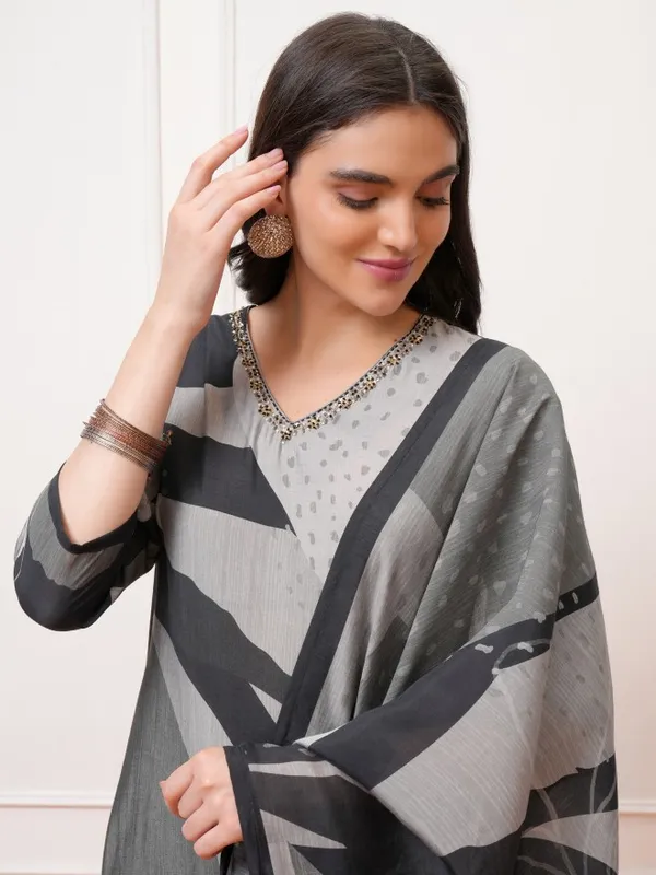 Vishudh Women Grey Printed Kurta With Trousers And Dupatta