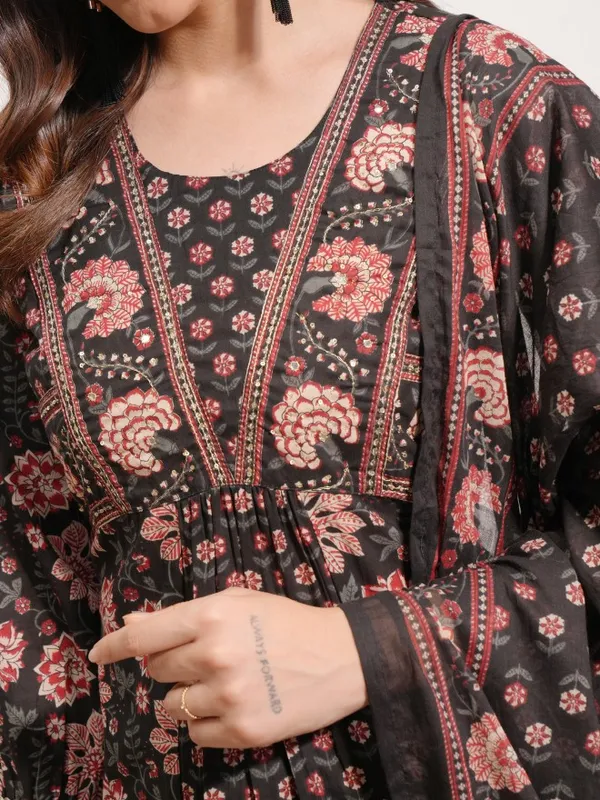 Vishudh Women Black Printed Kurta With Trouser And Dupatta