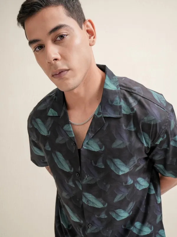 Locomotive Premium Men Black Printed Relaxed Fit Casual Shirt