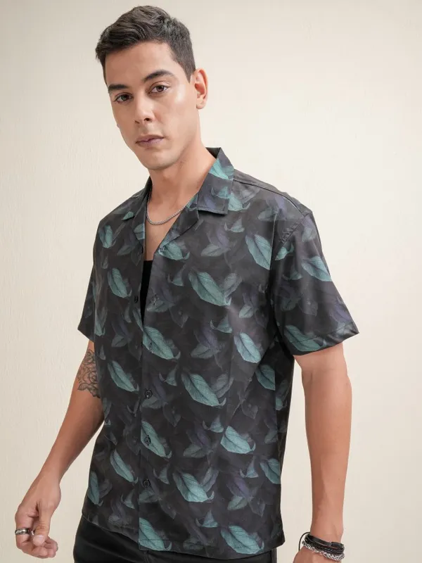 Locomotive Premium Men Black Printed Relaxed Fit Casual Shirt
