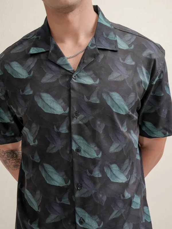 Locomotive Premium Men Black Printed Relaxed Fit Casual Shirt