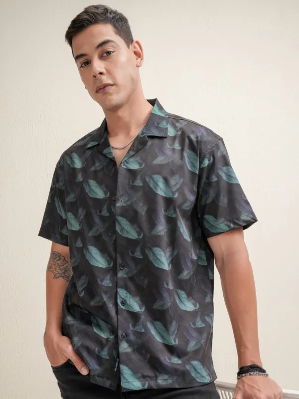 Locomotive Premium Men Black Printed Relaxed Fit Casual Shirt