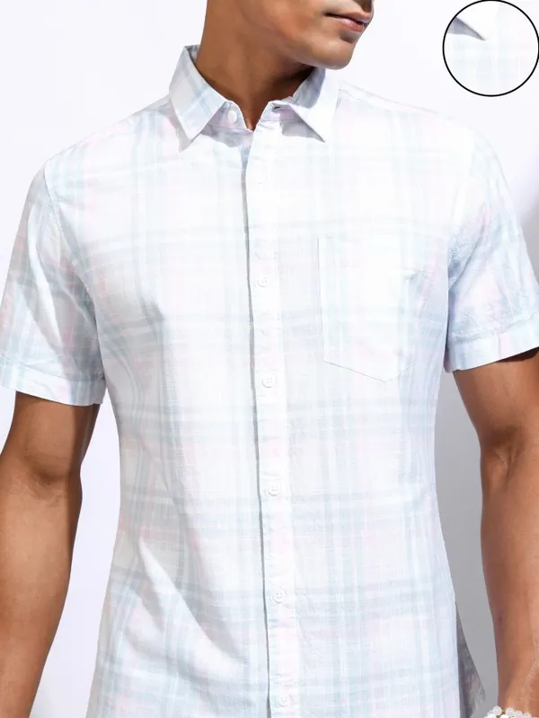 Locomotive Men Pink Checked Regular Fit Casual Shirt