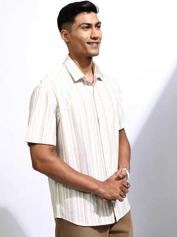 Locomotive Men White Striped Relaxed Fit Casual Shirt