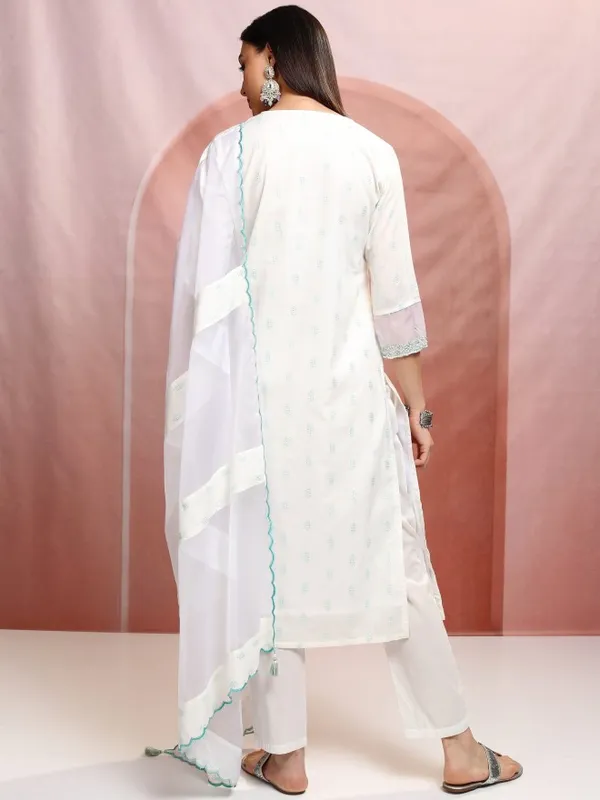 Women Kurta With Trousers & Dupatta