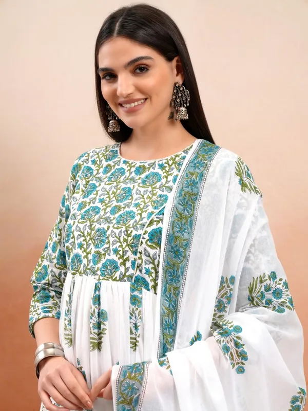 Women Kurta With Trousers & Dupatta