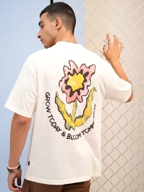  Highlander Men Off White Printed Round Neck T-Shirts