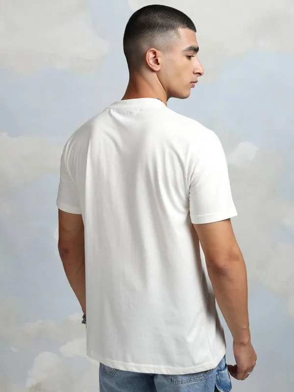Highlander Men Off White Printed Round Neck T-Shirt