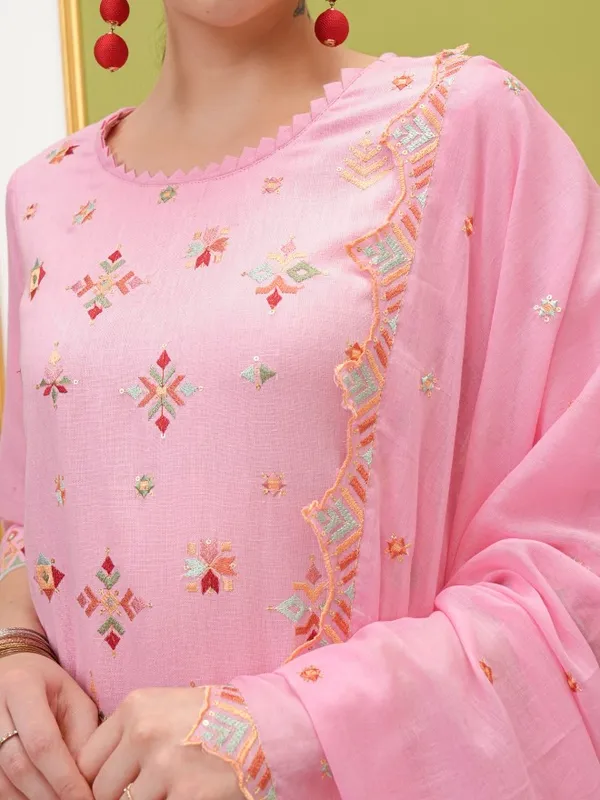 Women Kurta With Trouser & Dupatta