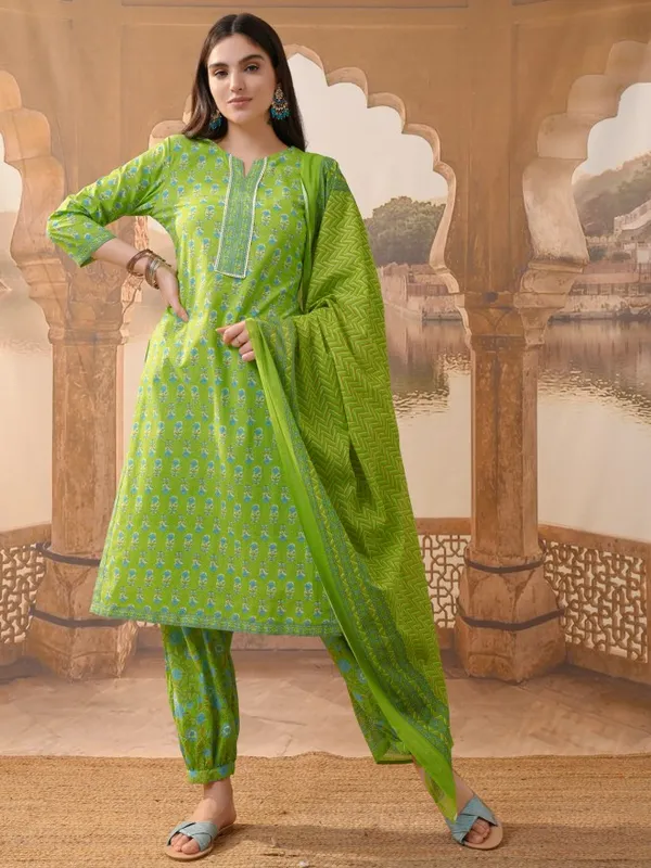 Vishudh Women Green Printed Kurta With Trousers & Dupatta
