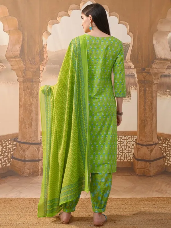 Vishudh Women Green Printed Kurta With Trousers & Dupatta