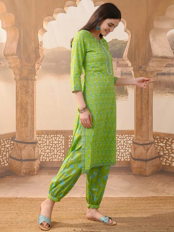 Vishudh Women Green Printed Kurta With Trousers & Dupatta