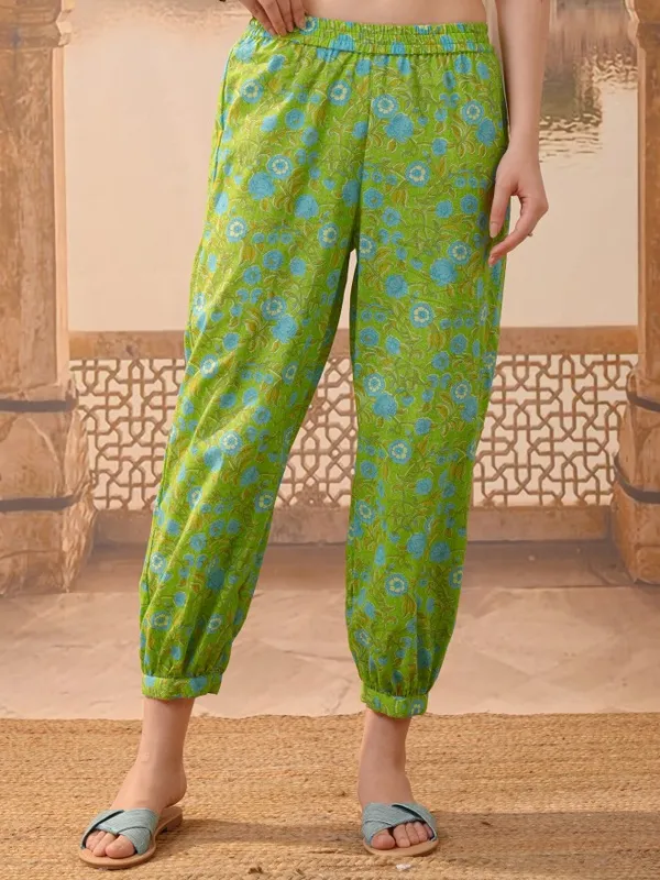 Vishudh Women Green Printed Kurta With Trousers & Dupatta