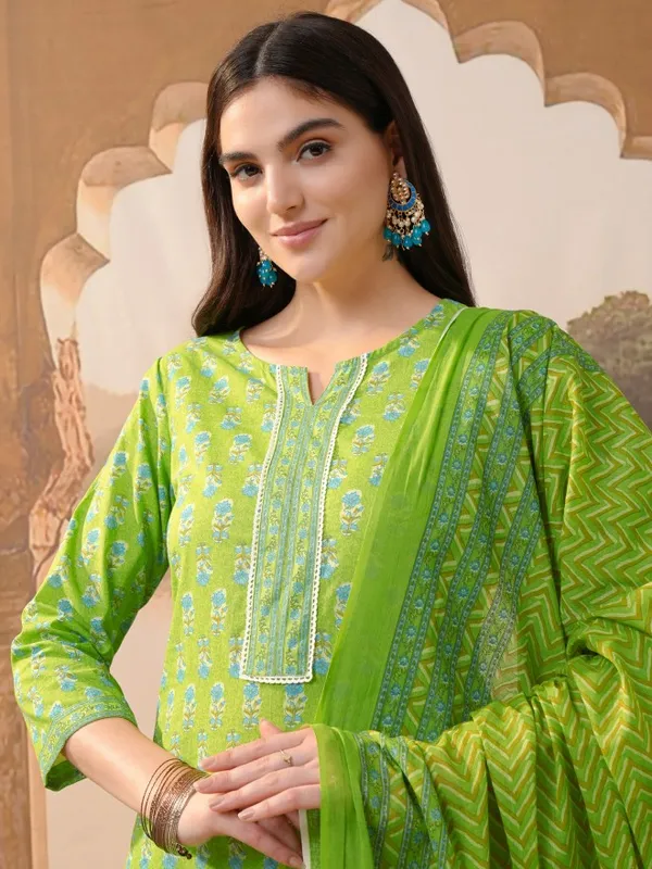 Vishudh Women Green Printed Kurta With Trousers & Dupatta