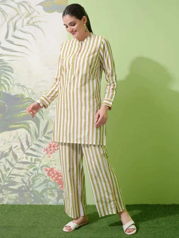 Vishudh Women Pink Tunic With Trouser