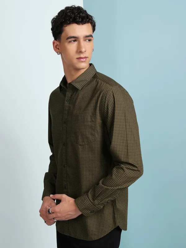 Highlander Men Brown Checked Slim Fit Casual Shirt