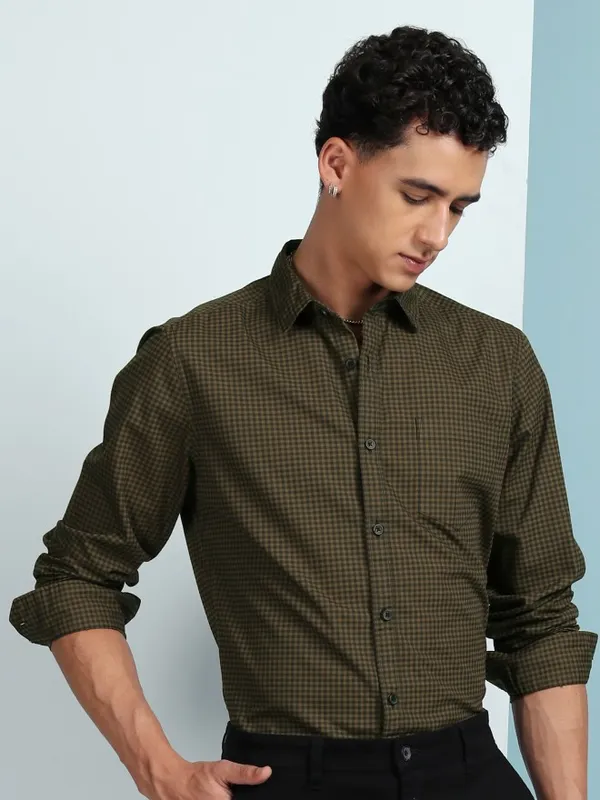 Highlander Men Brown Checked Slim Fit Casual Shirt