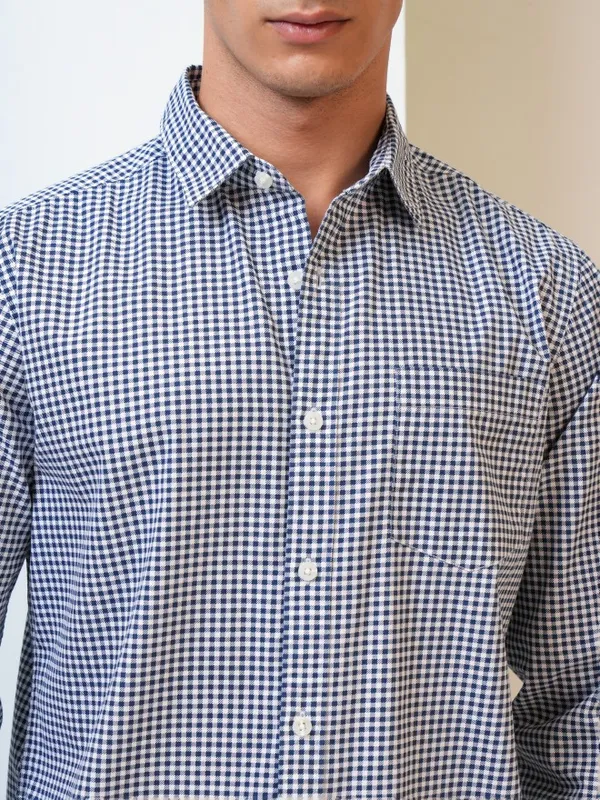 Highlander Men Blue/White Checked Slim Fit Casual Shirt