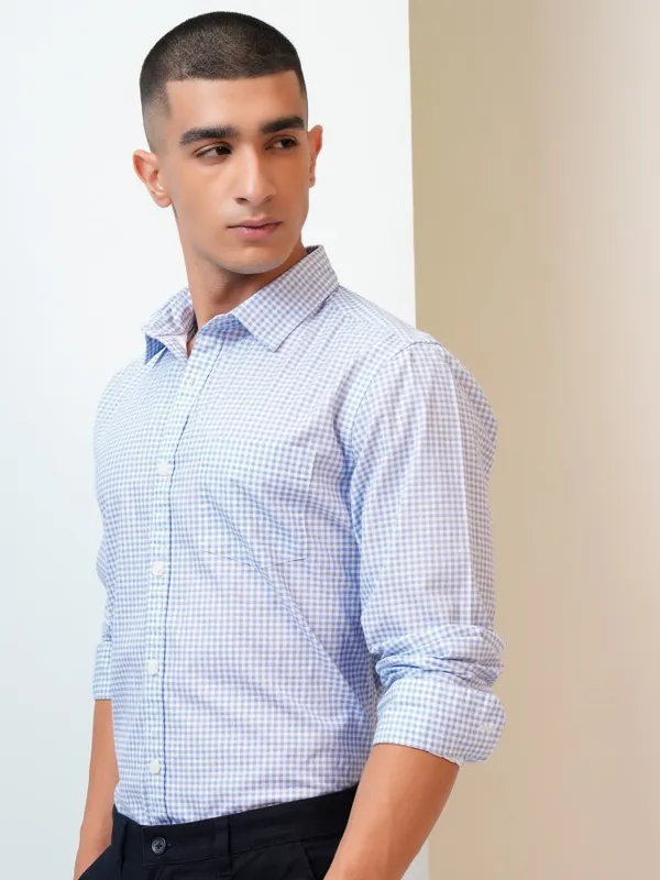 Highlander Men Blue/White Checked Slim Fit Casual Shirts
