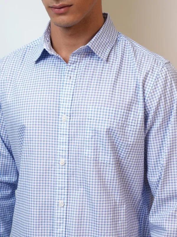 Highlander Men Blue/White Checked Slim Fit Casual Shirts