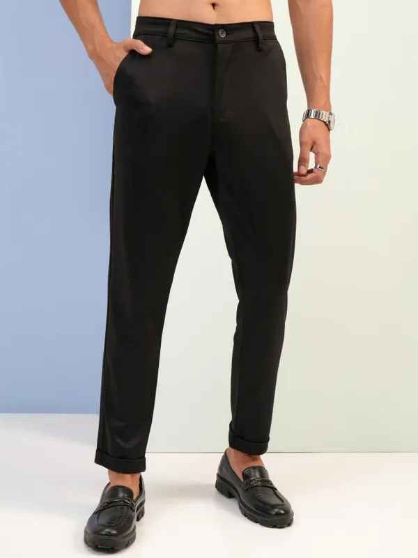  Highlander Men Black Tapered Fit Solid Casual Trousers