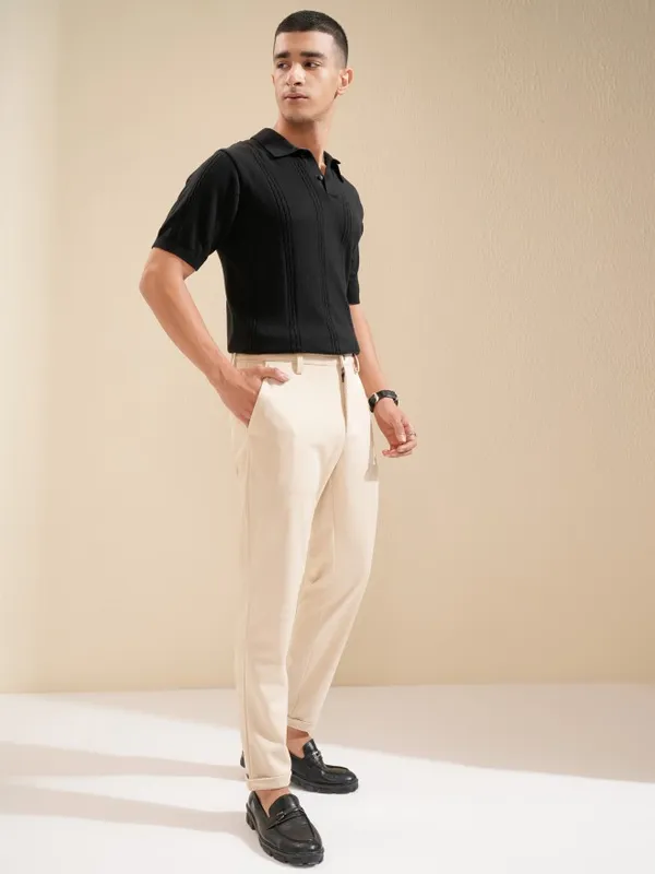 Highlander Men Beige Slim Fit Solid Chinos