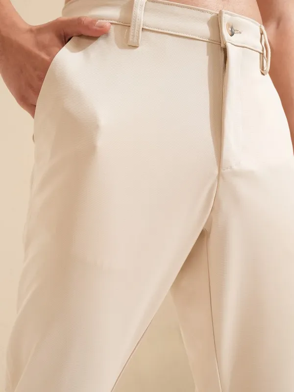 Highlander Men Beige Slim Fit Solid Chinos
