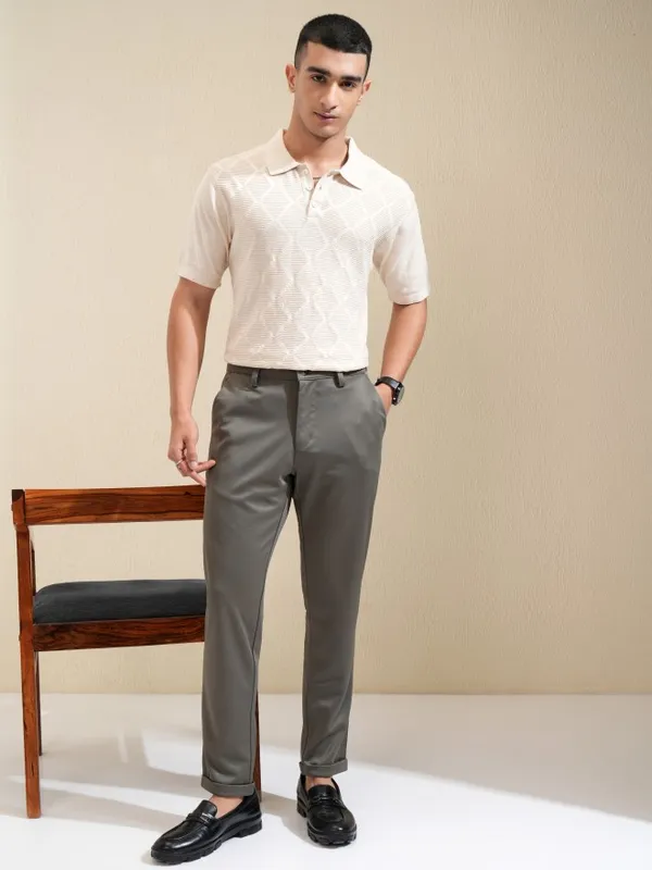 Highlander Men Green Slim Fit Solid Chinos