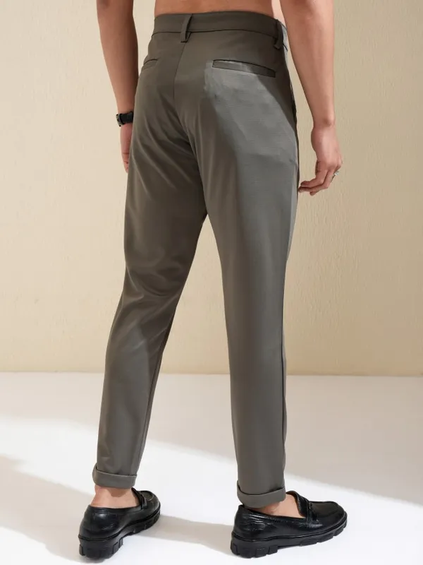 Highlander Men Green Slim Fit Solid Chinos