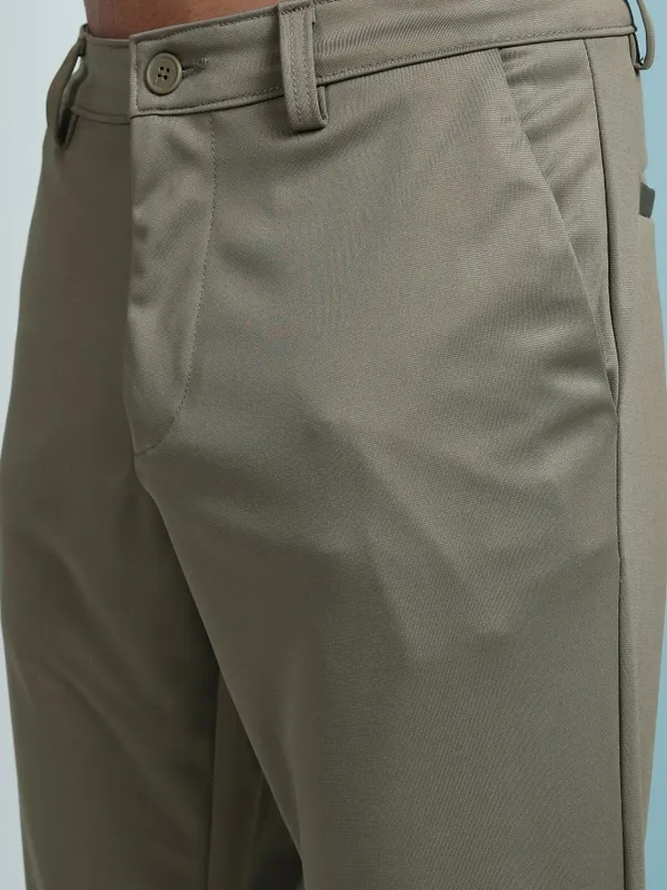 Highlander Men Olive Regular Fit Solid Chinos