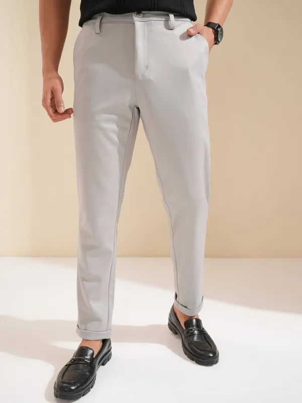 Highlander Men Grey Slim Fit Solid Chinos