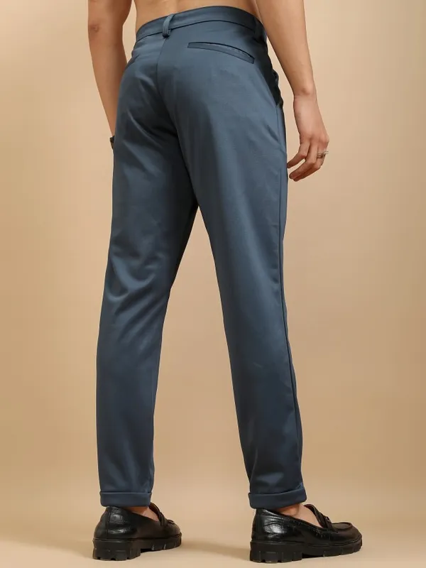 Highlander Men Blue Slim Fit Solid Chinos