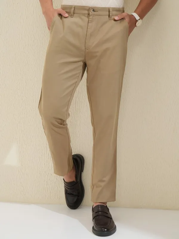 Highlander Men Khaki Tapered Fit  Solid Chinos